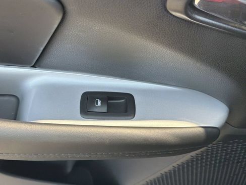 Used 2020 Dodge Journey SE FWD image 9