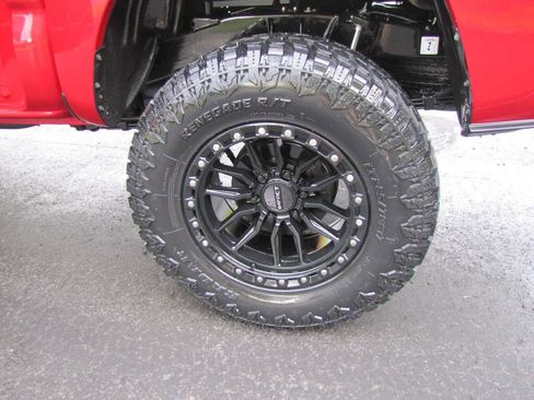 Used 2019 Toyota Tacoma 2WD Double Cab image 33