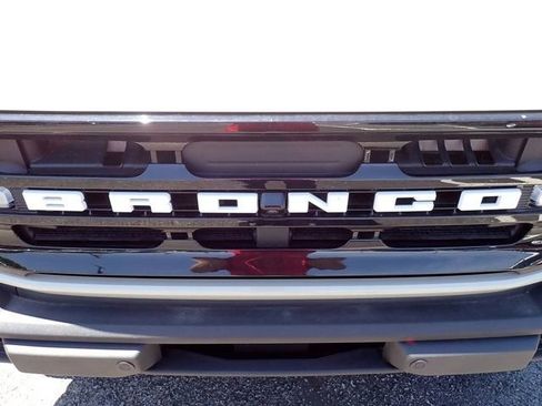 Used 2025 Ford Bronco Outer Banks AWD/4WD image 12