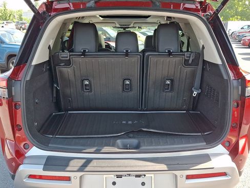 Certified 2022 Nissan Pathfinder Platinum w/ Cargo Package AWD/4WD image 29