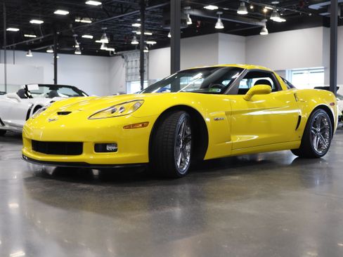Used 2008 Chevrolet Corvette Z06 w/ Preferred Equipment Group RWD image 3