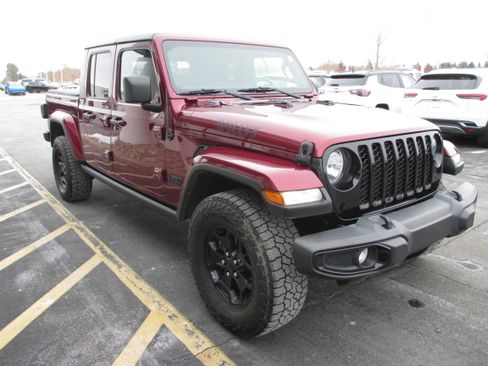 Used 2021 Jeep Gladiator Willys image 7