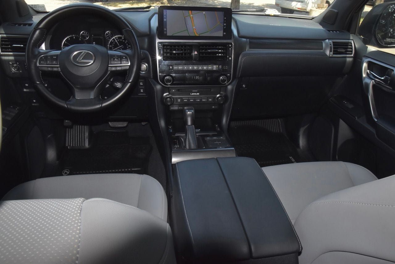 Used 2023 Lexus GX 460 w/ Black Line Special Edition AWD/4WD image 17