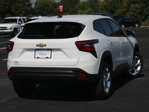 New 2026 Chevrolet Trax LS image 10