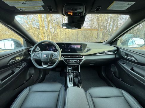 Used 2025 Buick Envista Sport Touring image 31