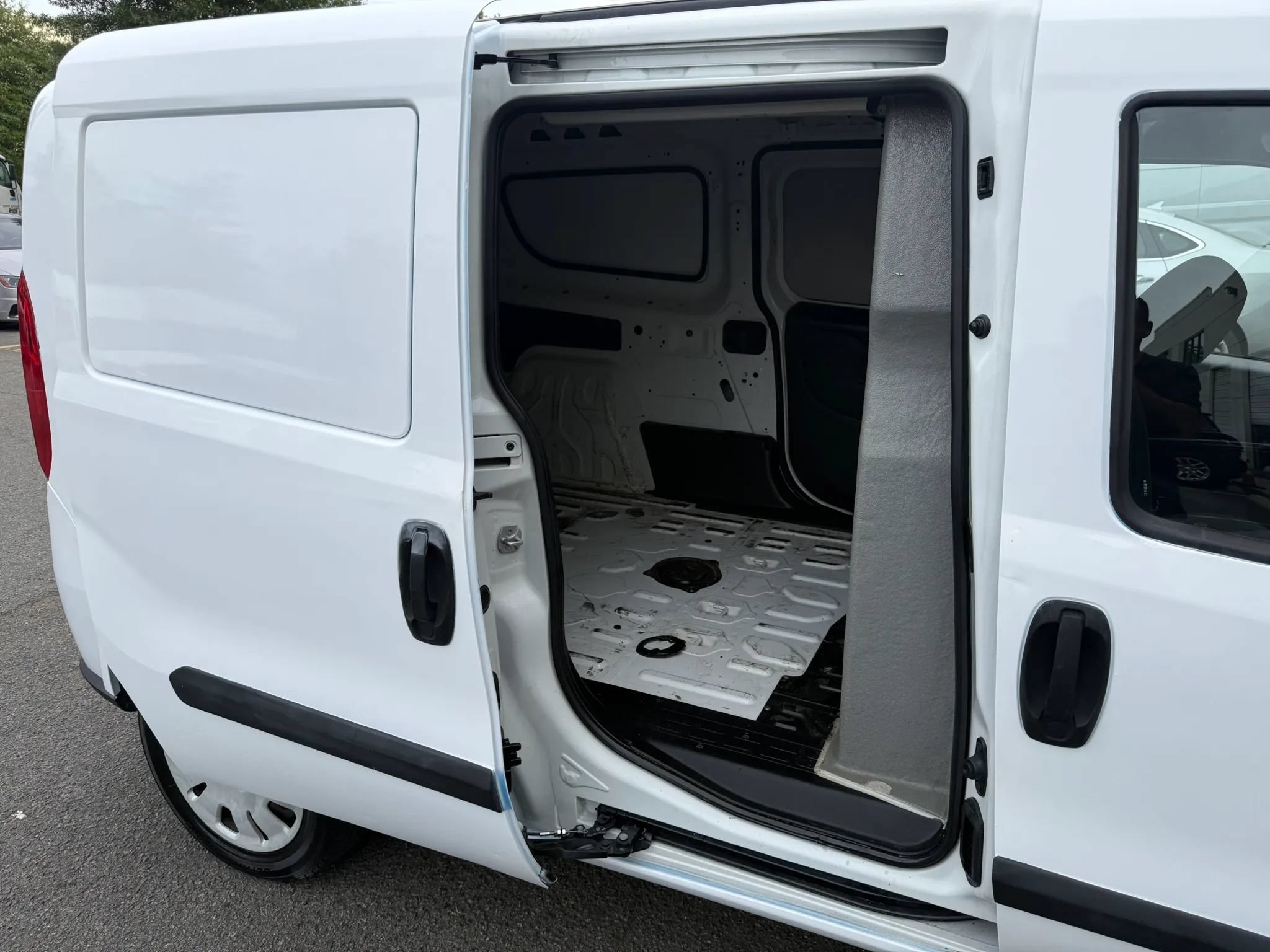 Used 2018 RAM ProMaster City Tradesman SLT FWD image 19