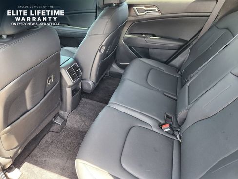 Certified 2024 Kia Sportage EX FWD image 29