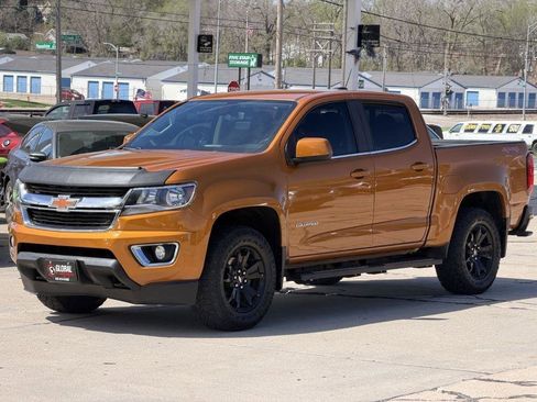 Used 2017 Chevrolet Colorado LT w/ LT Convenience Package image 3