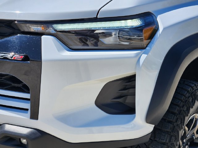 Used 2024 Chevrolet Colorado ZR2 w/ Safety Package AWD/4WD image 9