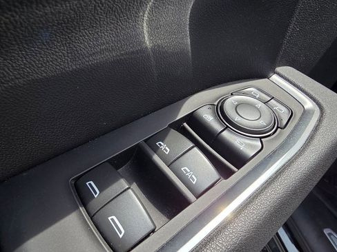 Used 2025 GMC Sierra 1500 SLT w/ SLT Premium Plus Package image 12