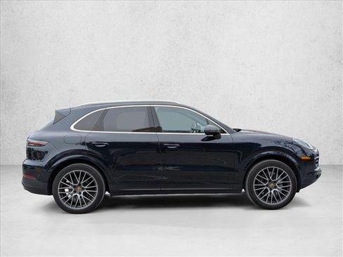 Used 2022 Porsche Cayenne image 6