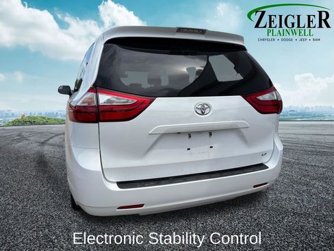 Used 2018 Toyota Sienna LE FWD image 4