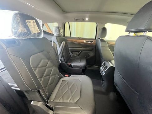 New 2026 Volkswagen Atlas SE image 24