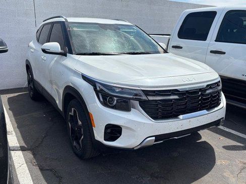 Used 2024 Kia Seltos EX image 2