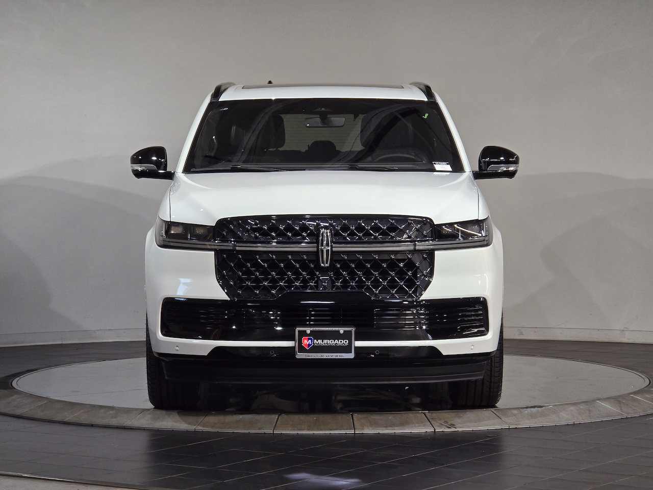 New 2025 Lincoln Navigator Reserve w/ Jet Appearance Package AWD/4WD image 3