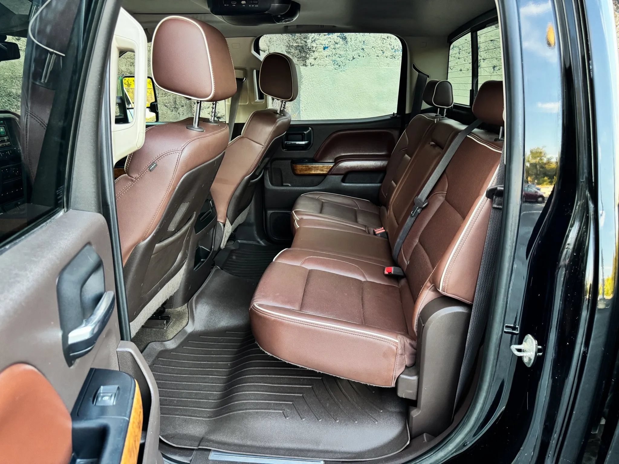 Used 2015 Chevrolet Silverado 2500 High Country w/ Duramax Plus Package AWD/4WD image 22
