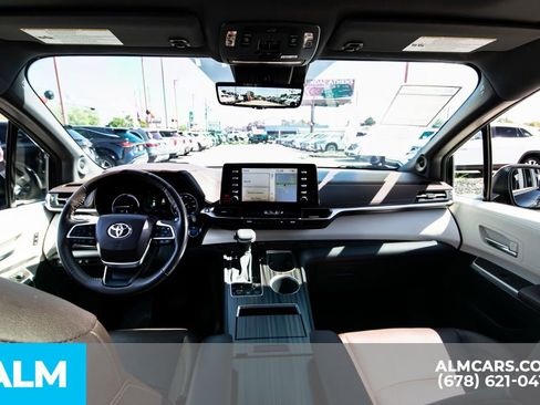 Used 2023 Toyota Sienna Platinum image 21