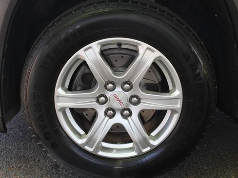Used 2018 GMC Acadia SLE FWD image 40