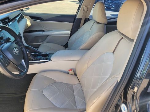 Used 2018 Toyota Camry XLE w/ Driver Assist Package image 16