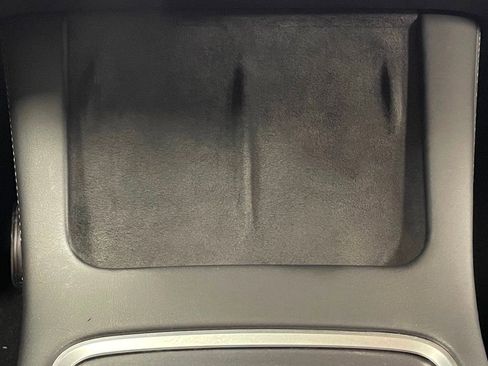 Used 2022 Tesla Model Y Long Range image 38