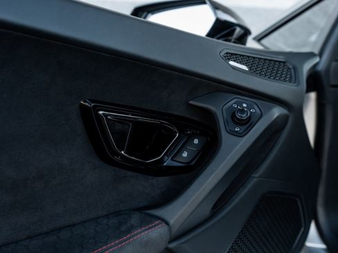 Used 2017 Lamborghini Huracan LP 610-4 Avio image 23