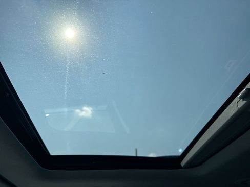 Used 2023 GMC Acadia AT4 w/ Technology Package image 21