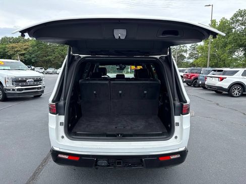 Used 2024 Jeep Wagoneer Series II w/ Flexible Seating Group RWD image 30