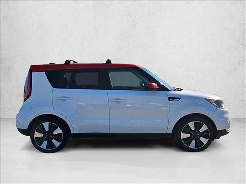 Used 2018 Kia Soul + FWD image 4