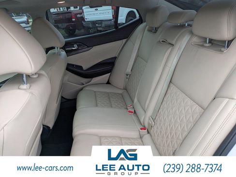 Used 2017 Nissan Maxima Platinum FWD image 10