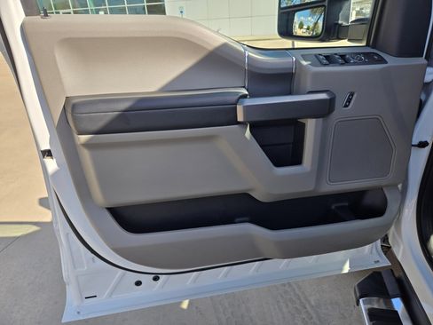 Used 2022 Ford F250 XLT w/ XLT Premium Package AWD/4WD image 17