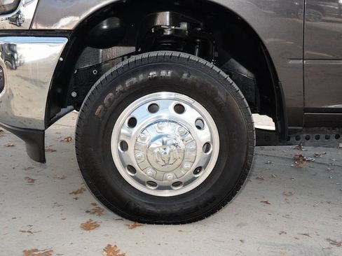 Used 2025 RAM 3500 Tradesman w/ Chrome Appearance Group image 12