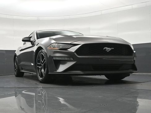 Used 2020 Ford Mustang Coupe w/ Equipment Group 101A RWD image 28