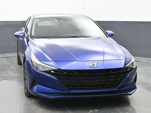 Used 2022 Hyundai Elantra SEL w/ Convenience Package image 3