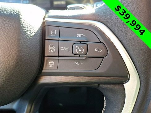Used 2025 Jeep Grand Cherokee L Altitude image 24