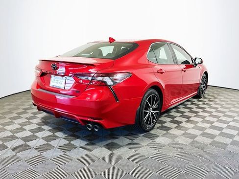 Used 2024 Toyota Camry SE image 8