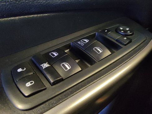 Used 2020 Jeep Cherokee Latitude FWD image 27
