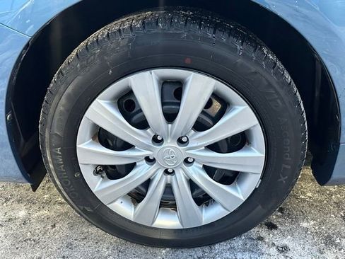 Used 2013 Toyota Corolla LE image 12