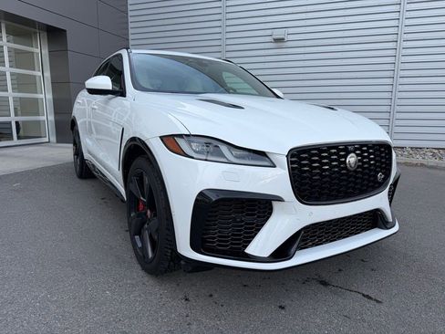 Used 2023 Jaguar F-PACE SVR image 3