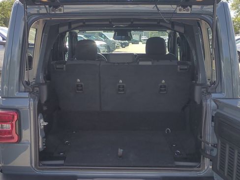 Used 2025 Jeep Wrangler Unlimited Sahara AWD/4WD image 14