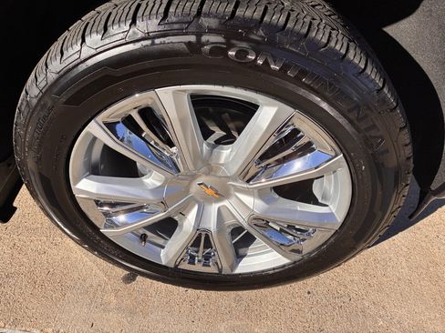 Used 2023 Chevrolet Silverado 1500 High Country w/ High Country Premium Package image 3