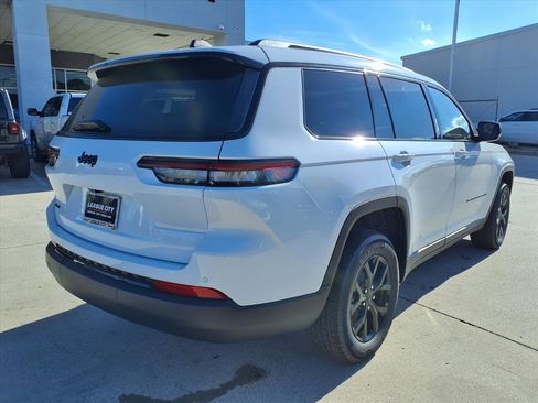New 2025 Jeep Grand Cherokee L Altitude AWD/4WD image 4