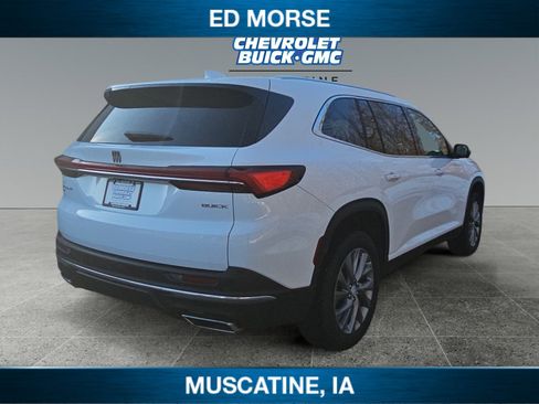 Used 2025 Buick Enclave Preferred image 5