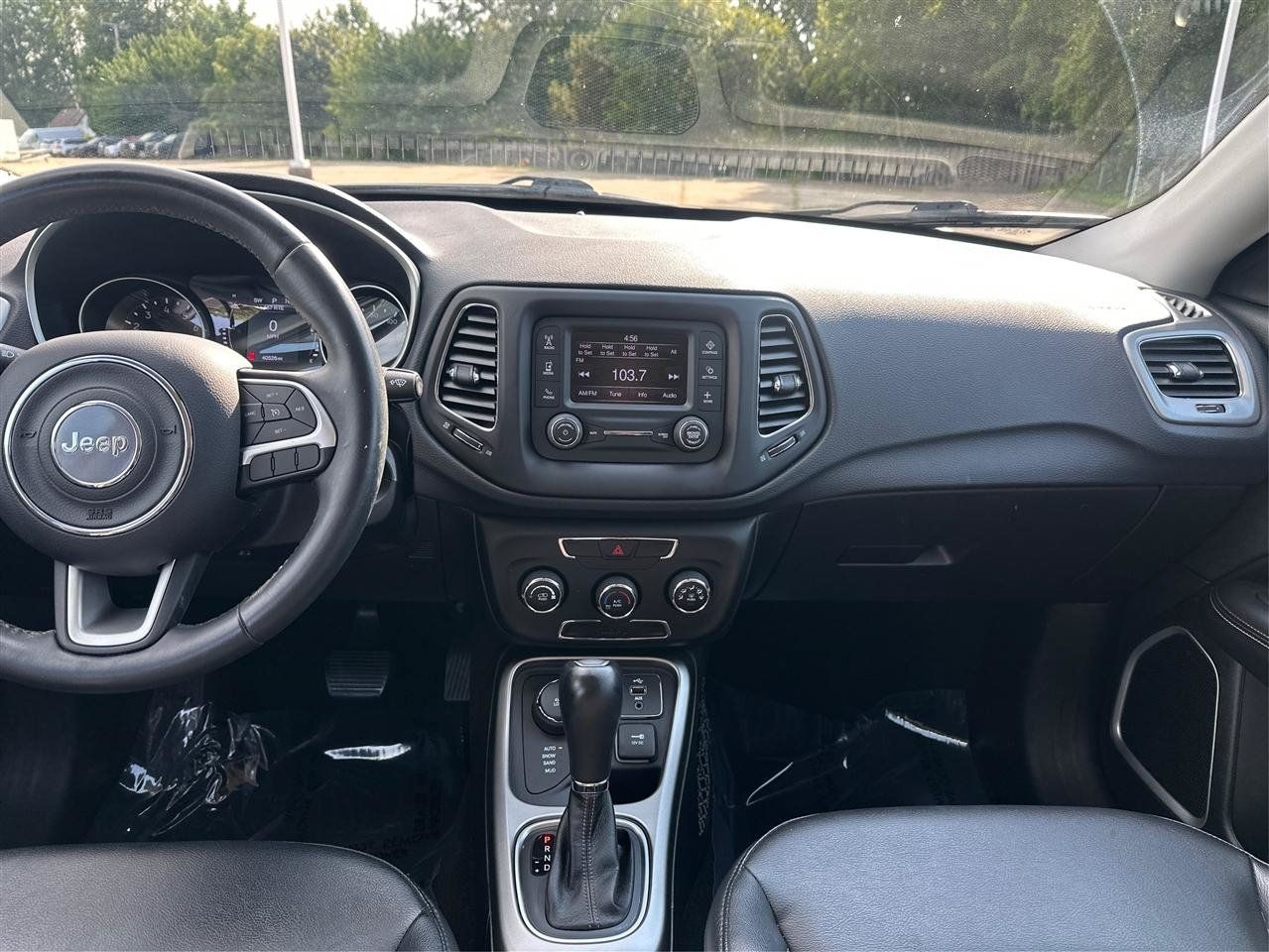 Used 2018 Jeep Compass Latitude AWD/4WD image 13