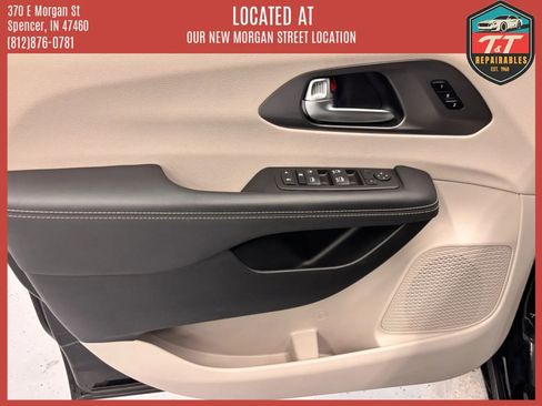 Used 2024 Chrysler Pacifica Touring-L FWD image 55