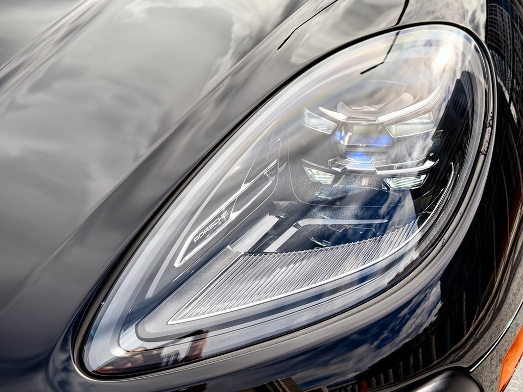 Certified 2023 Porsche Macan S AWD/4WD image 12