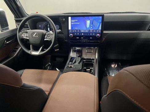 Certified 2026 Lexus GX 550 w/ Accessory Package (31) AWD/4WD image 13