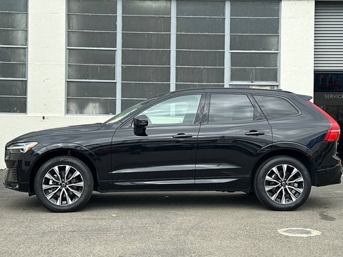 Used 2025 Volvo XC60 B5 Plus AWD/4WD image 8