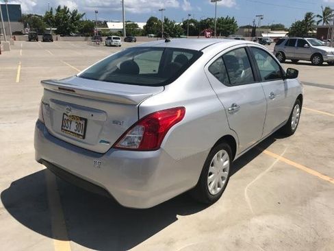 Used 2016 Nissan Versa SV FWD image 4