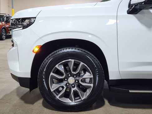 Used 2023 Chevrolet Tahoe LT w/ LT Signature Plus Package RWD image 5