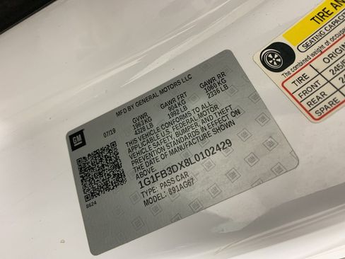 Used 2020 Chevrolet Camaro LT image 12